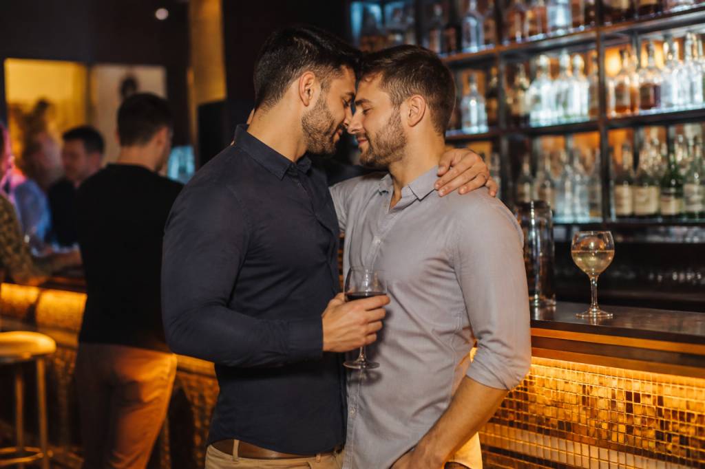 Rencontre gay Pau : les meilleurs endroits pour faire des rencontres séduction et sexe